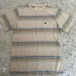 Vissla Boys Tee size 8 medium